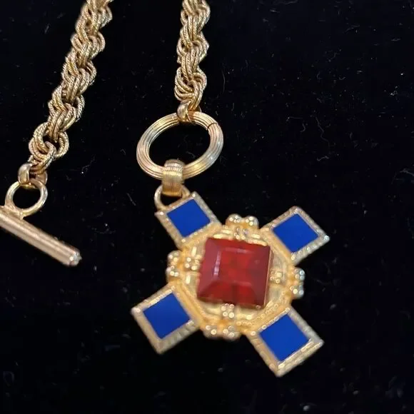 Gold Tone Bracelet with Toggle Closure and cross charm. WA402 - Picture 3 of 4